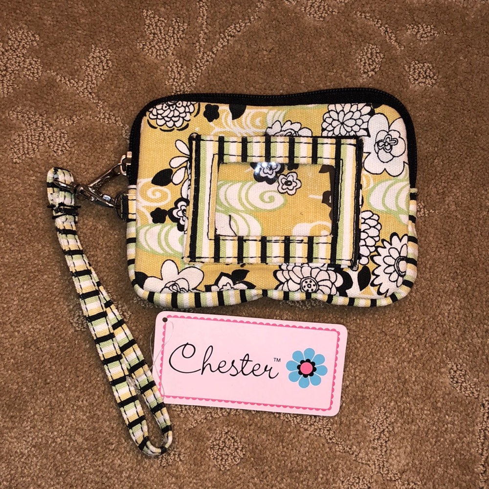 NWT Sun N Sand Chester Floral Print Wristlet